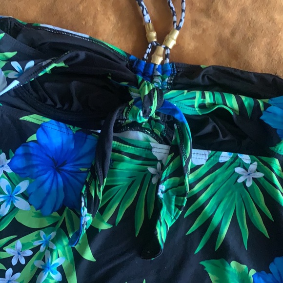 Bra sized Tankini top swimwear - Picture 2 of 3